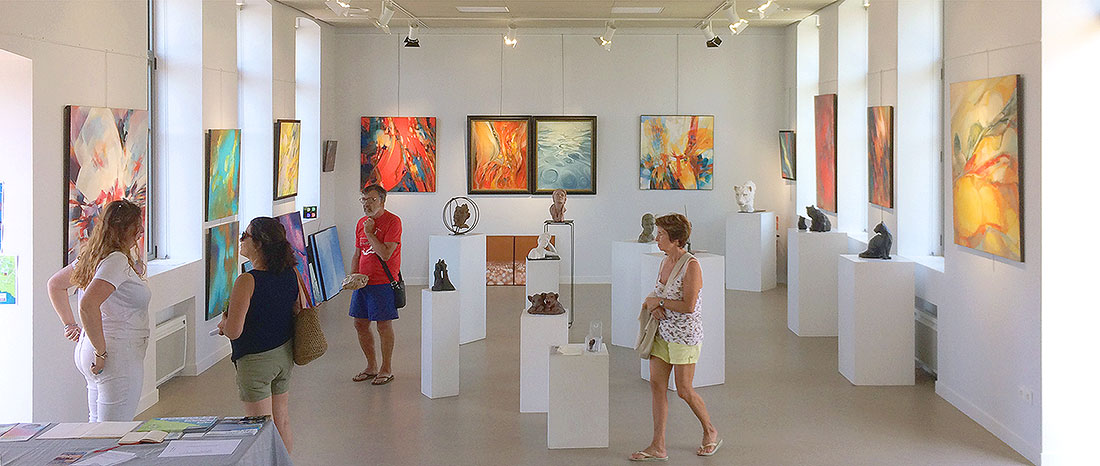 La belle salle d'exposition Keruzen où j'ai exposé avec d'autres Artistes talentueaux cet été 2024